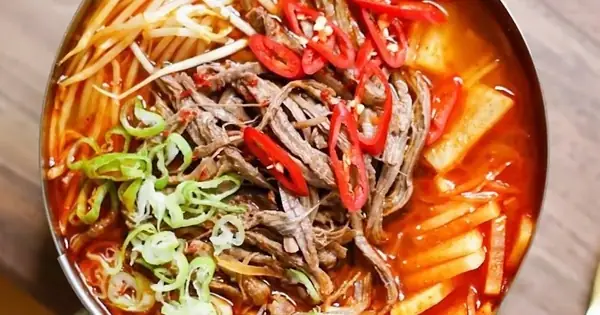 Cách Nấu Canh Bò Cay Hàn Quốc Chuẩn Vị Tại Nhà