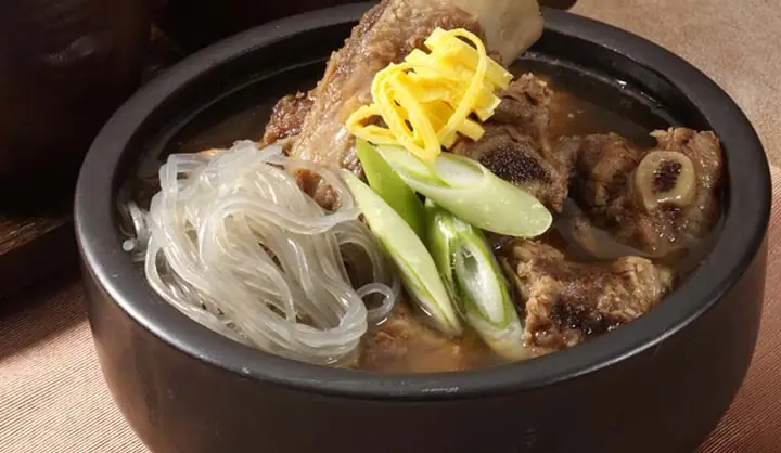 Cách Nấu Canh Bò Cay Hàn Quốc Chuẩn Vị Tại Nhà
