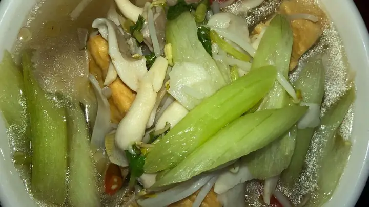Cách Nấu Canh Chua Nấm Chay Thanh Mát, Bổ Dưỡng Cho Bữa Cơm Gia Đình