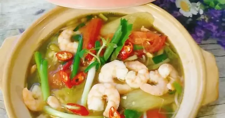 Cách Nấu Canh Chua Tôm Rau Nhút: Công Thức Chuẩn Vị Nam Bộ Cho Bữa Cơm Ngày Hè Cách Nấu Canh Chua Tôm Rau Nhút: Công Thức Chuẩn Vị Nam Bộ Cho Bữa Cơm Ngày Hè