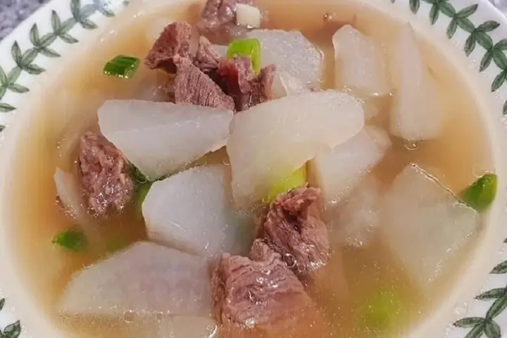 Cách Nấu Canh Củ Cải Trắng Với Thịt Bò Thanh Mát, Đậm Đà Cho Ngày Se Lạnh