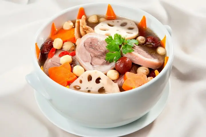 Cách Nấu Canh Củ Sen Giò Heo Ngon Ngọt, Bổ Dưỡng Cho Bữa Cơm Gia Đình