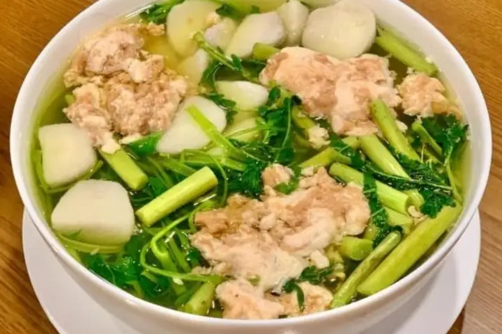 Cách Nấu Canh Cua Khoai Sọ: Bí Quyết Giữ Nguyên Vị Ngọt Thanh, Thịt Cua Béo Ngậy