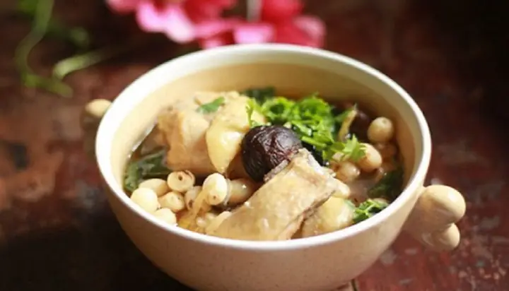 Cách Nấu Canh Gà Nấm Hương Hạt Sen Chuẩn Vị Thanh Ngọt, Bổ Dưỡng