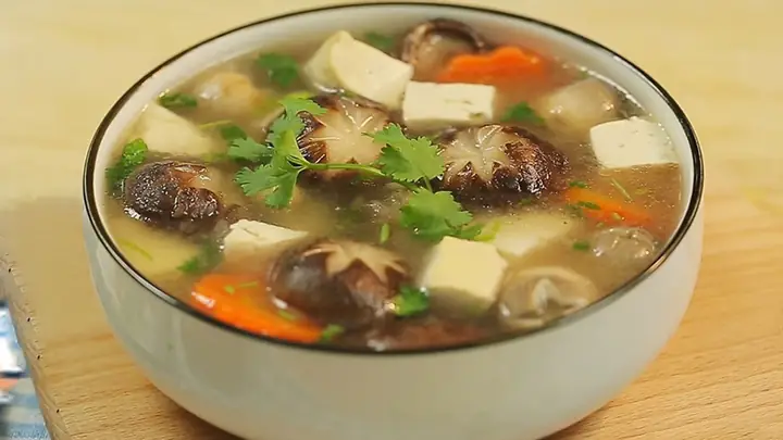 Cách Nấu Canh Hạt Sen Thơm Ngon Bổ Dưỡng Cho Bữa Cơm Gia Đình