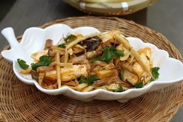 Cách Nấu Canh Măng Chua Chay Thanh Mát, Đậm Đà Chuẩn Vị Cho Ngày Rằm Cách Nấu Canh Măng Chua Chay Thanh Mát, Đậm Đà Chuẩn Vị Cho Ngày Rằm