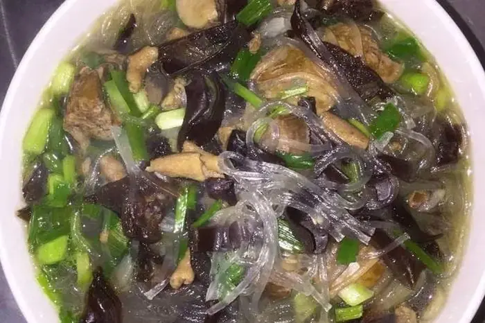 Cách Nấu Canh Miến Mộc Nhĩ Thanh Ngọt, Giải Nhiệt Cho Ngày Hè Cách Nấu Canh Miến Mộc Nhĩ Thanh Ngọt, Giải Nhiệt Cho Ngày Hè