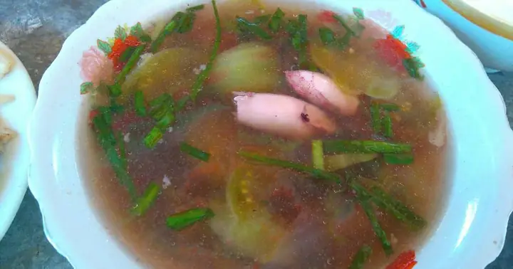 Cách Nấu Canh Mực Với Dứa Chua Ngọt Thanh Mát Cho Bữa Cơm Gia Đình