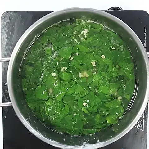 Cách Nấu Canh Rau Ngót Với Mướp: Bí Quyết Giữ Màu Xanh Và Vị Ngọt Tự Nhiên
