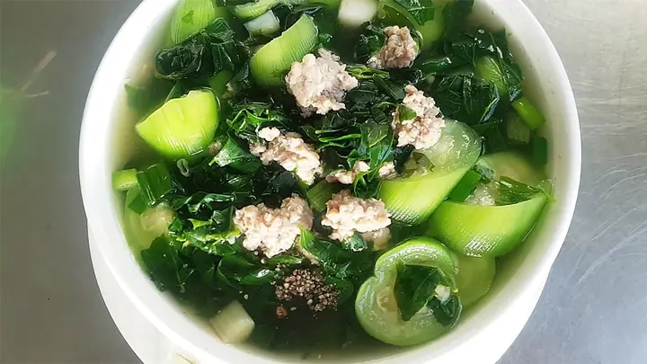 Cách Nấu Canh Rau Ngót Với Nấm: Bí Quyết Giữ Vị Thanh Ngọt Tự Nhiên Cho Bữa Cơm Gia Đình
