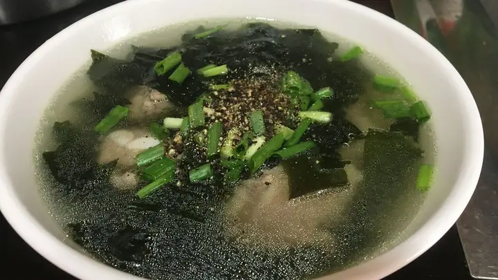 Cách Nấu Canh Rong Biển Với Sườn Đậm Đà Bổ Dưỡng Cho Ngày Hè