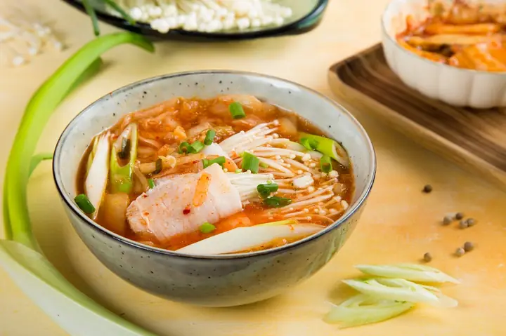 Cách Nấu Canh Thịt Heo Thơm Ngon, Đậm Đà Cho Bữa Cơm Gia Đình Cách Nấu Canh Thịt Heo Thơm Ngon, Đậm Đà Cho Bữa Cơm Gia Đình