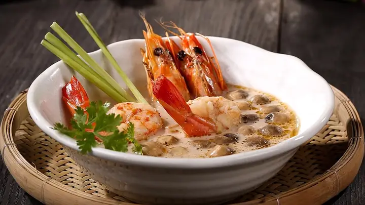Cách Nấu Canh Tôm Chua Thái Lan Chuẩn Vị, Thơm Ngon Tại Nhà