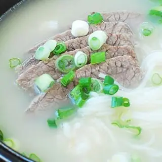 Cách Nấu Canh Xương Bò Kiểu Hàn Quốc Chuẩn Vị Tại Nhà