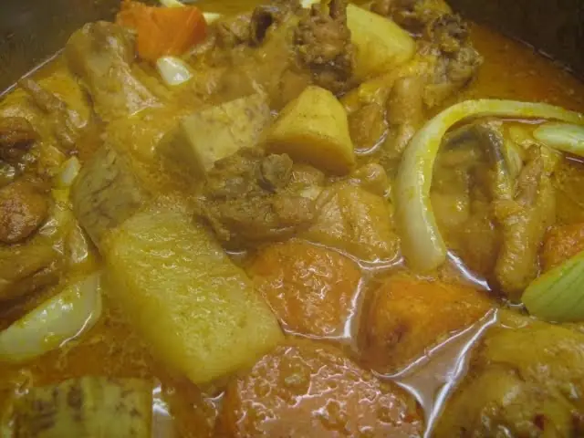Cách Nấu Cari Gà Không Nước Cốt Dừa Thơm Ngon, Chuẩn Vị Nhà Hàng