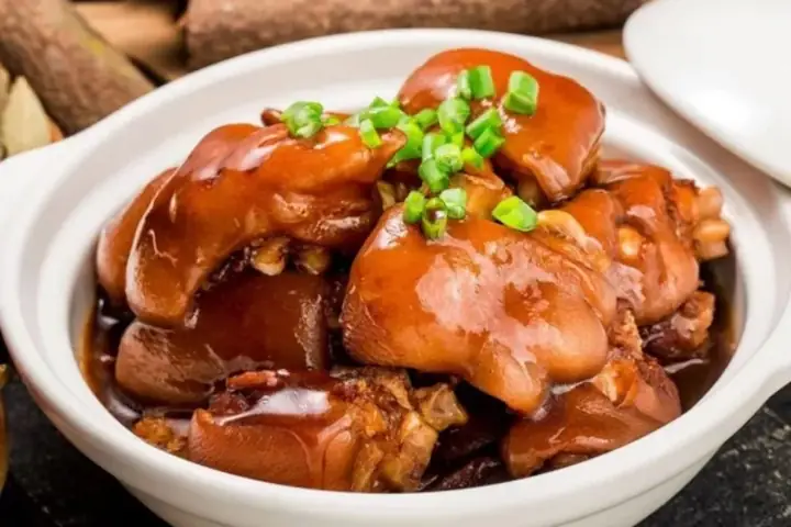 Cách Nấu Chân Bò Hầm Thuốc Bắc: Hướng Dẫn Chi Tiết Từ A-z Cho Món Bổ Dưỡng