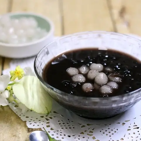 Cách Nấu Chè Đậu Đen Không Bị Sượng Chuẩn Vị, Thơm Ngon Ai Cũng Mê