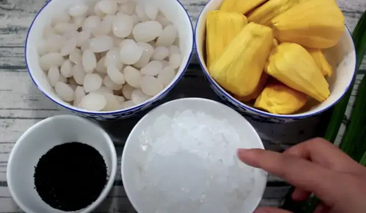 Cách Nấu Chè Hạt Đác Hạt Sen Thơm Ngon, Mát Lạnh Cho Ngày Hè