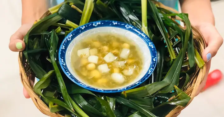Cách Nấu Chè Hạt Sen Củ Năng Đậu Xanh Thơm Ngon, Chuẩn Vị Thanh Mát