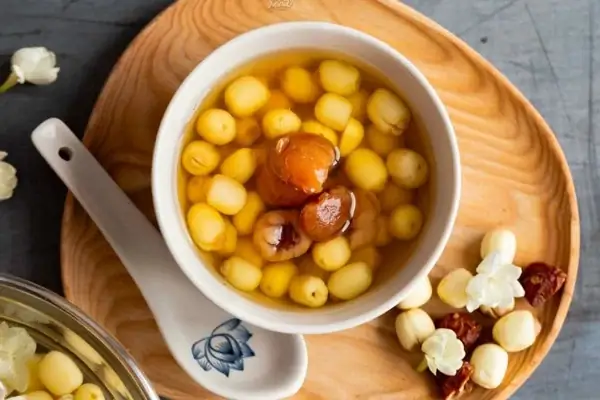 Cách Nấu Chè Hạt Sen Đường Phèn