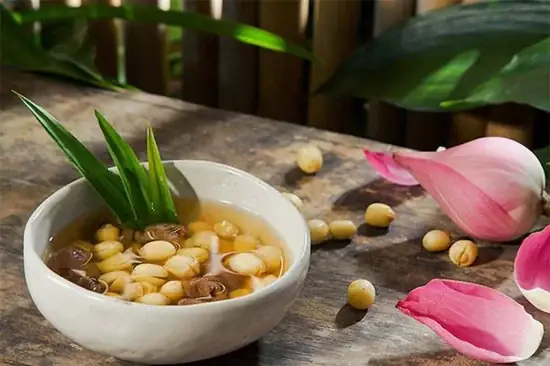 Cách Nấu Chè Hạt Sen Nhãn Nhục Đậu Xanh Béo Ngậy, Thơm Ngon Ngày Hè