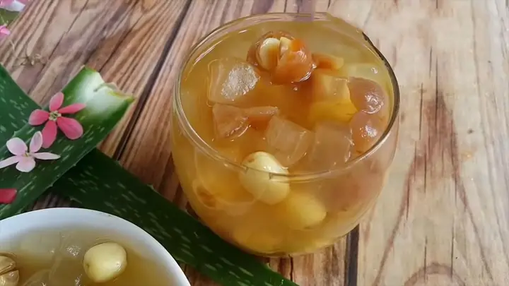 Cách Nấu Chè Hạt Sen Nhãn Nhục Đậu Xanh Béo Ngậy, Thơm Ngon Ngày Hè