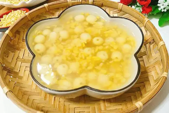 Cách Nấu Chè Kê Hạt Sen Thơm Ngon, Bổ Dưỡng Cho Ngày Hè Cách Nấu Chè Kê Hạt Sen Thơm Ngon, Bổ Dưỡng Cho Ngày Hè