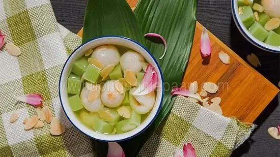 Cách Nấu Chè Khúc Bạch Hà Nội Chuẩn Vị Thanh Mát, Không Bị Cứng
