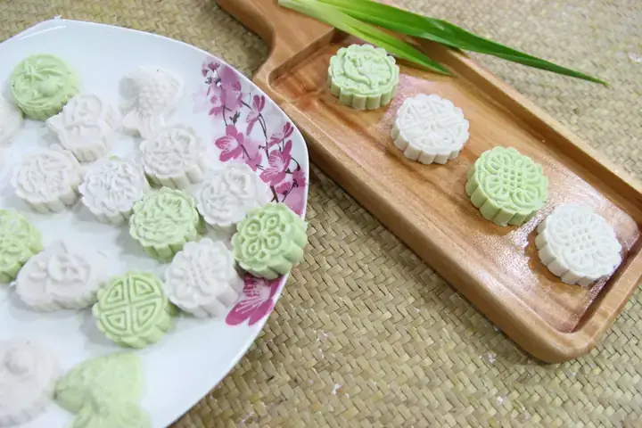 Cách Nấu Chè Phục Linh Thơm Ngon, Mát Lành Cho Ngày Hè