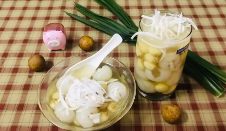 Cách Nấu Chè Sen Nhãn Dừa Ngon Chuẩn Vị Tại Nhà