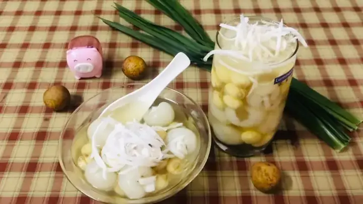 Cách Nấu Chè Sen Nhãn Dừa Ngon Chuẩn Vị Tại Nhà