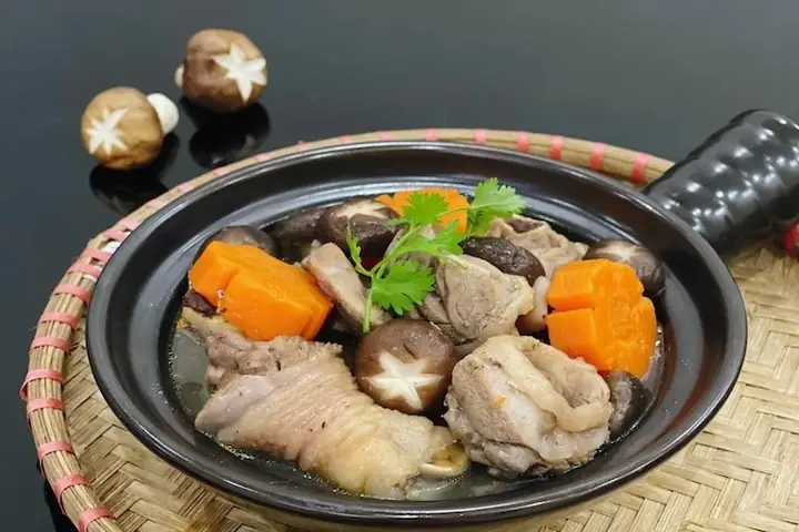 Cách Nấu Gà Hầm Nấm Hương Thơm Ngon, Bổ Dưỡng Cho Bữa Cơm Gia Đình Cách Nấu Gà Hầm Nấm Hương Thơm Ngon, Bổ Dưỡng Cho Bữa Cơm Gia Đình