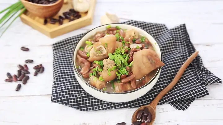 Cách Nấu Giò Hầm Đậu Đen Thơm Ngon, Bổ Dưỡng Cho Bữa Cơm Gia Đình
