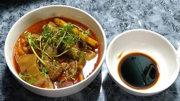 Cách Nấu Lẩu Đuôi Bò Sa Tế Chuẩn Vị, Thơm Ngon Cho Ngày Se Lạnh Cách Nấu Lẩu Đuôi Bò Sa Tế Chuẩn Vị, Thơm Ngon Cho Ngày Se Lạnh