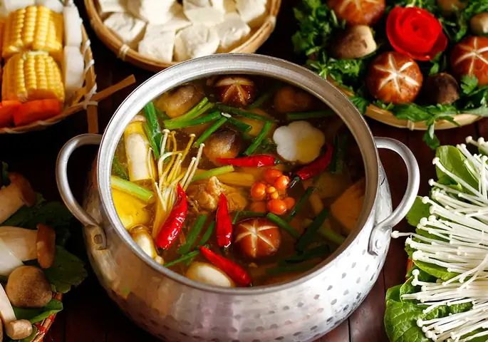 Hướng Dẫn Chi Tiết Cách Nấu Lẩu Gà Vịt Thơm Ngon, Chuẩn Vị Tại Nhà