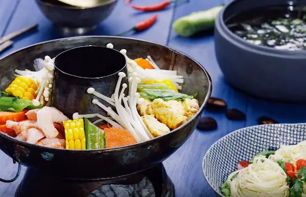 Hướng Dẫn Chi Tiết Cách Nấu Lẩu Hải Sản Chay Thơm Ngon Tại Nhà