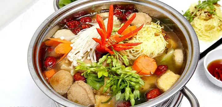 Hướng Dẫn Chi Tiết Cách Nấu Lẩu Hải Sản Chay Thơm Ngon Tại Nhà