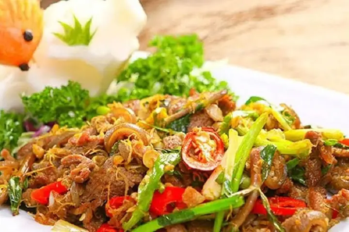 Cách Nấu Lẩu Heo Rừng Thơm Ngon Chuẩn Vị Tại Nhà