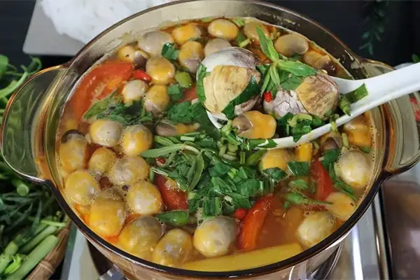 Cách Nấu Lẩu Hột Vịt Lộn Mồng Tơi Thơm Ngon Bổ Dưỡng Cho Ngày Se Lạnh