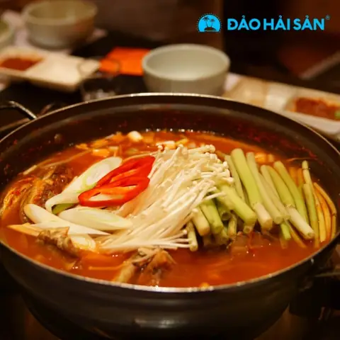 Cách Nấu Lẩu Thái Chua Ngọt Chuẩn Vị Thái Lan Cho Bữa Tiệc Gia Đình Cách Nấu Lẩu Thái Chua Ngọt Chuẩn Vị Thái Lan Cho Bữa Tiệc Gia Đình