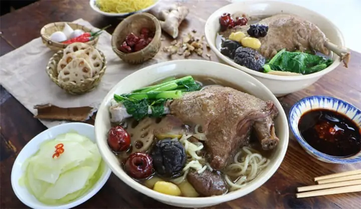 Cách Nấu Lẩu Vịt Tiềm Ngon Chuẩn Vị Tại Nhà Cho Bữa Cơm Gia Đình Sum Vầy