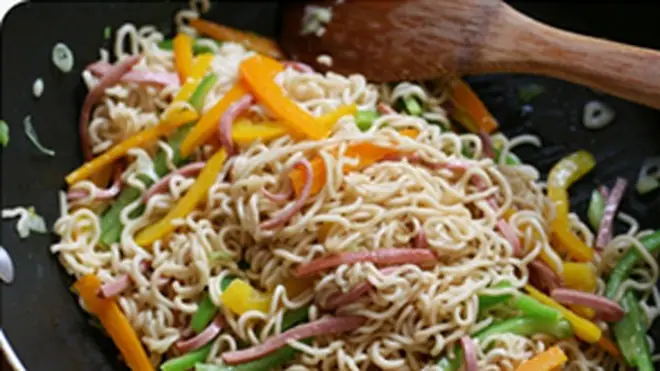 Cách Nấu Mì Gạo Xào Ngon Chuẩn Vị Nhà Hàng Tại Nhà