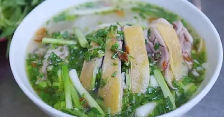 Cách Nấu Miến Gà Đơn Giản, Thơm Ngon Tại Nhà Với Nồi Nước Dùng Trong Veo
