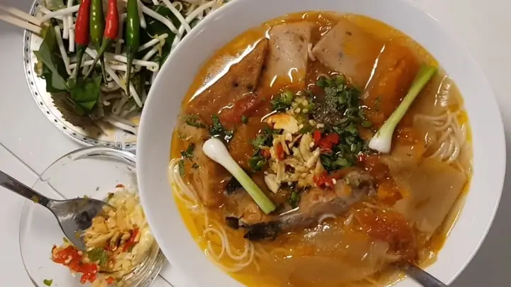 Cách Nấu Nước Lèo Bún Chả Cá Chuẩn Vị Miền Tây