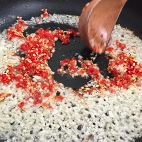 Cách Nấu Ốc Cà Na Xào Bơ Tỏi Thơm Ngon Chuẩn Vị Nhà Hàng