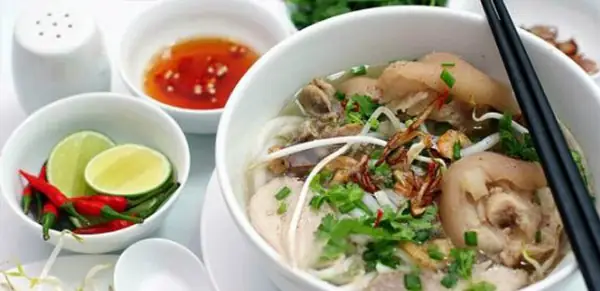 Cách Nấu Phở Chân Giò Ngon Ngọt, Đậm Đà Chuẩn Vị Bắc
