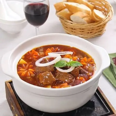 Cách Nấu Sốt Vang Dê Chuẩn Vị Nhà Hàng, Thơm Ngon Khó Cưỡng Cách Nấu Sốt Vang Dê Chuẩn Vị Nhà Hàng, Thơm Ngon Khó Cưỡng