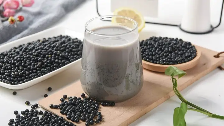 Cách Nấu Sữa Đậu Đen Óc Chó Thơm Ngon Bổ Dưỡng Cho Cả Gia Đình