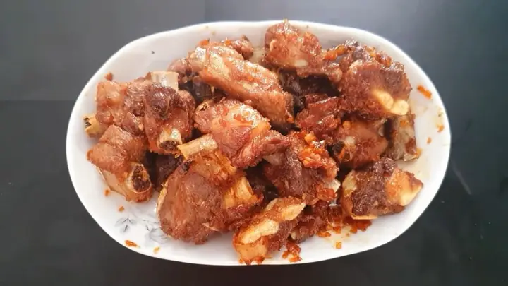 Cách Nấu Sườn Xào Chua Ngọt Bằng Chanh: Bí Quyết Giữ Vị Chua Thanh, Thịt Mềm Không Bị Khô