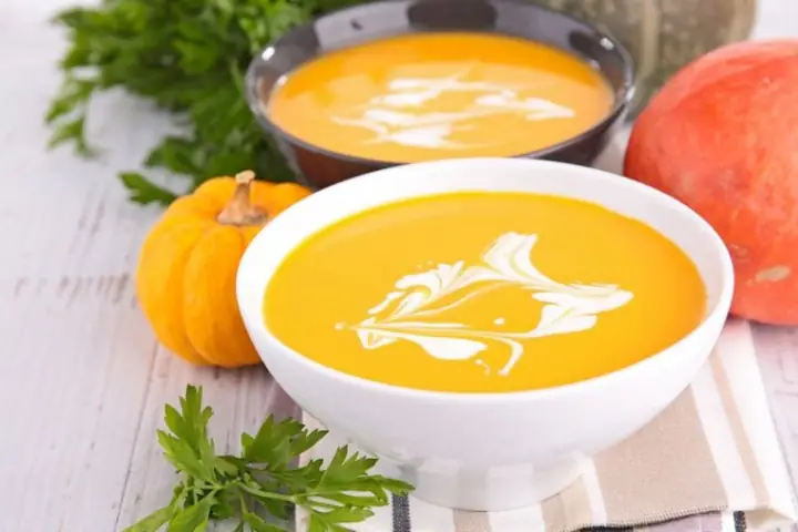 Cách Nấu Súp Bí Đỏ Với Whipping Cream: Công Thức Chuẩn Vị, Béo Ngậy Từ Đầu Bếp Tại Gia